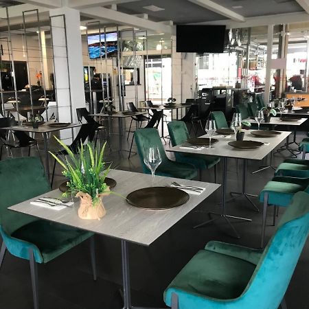 Hotel Chips Ferrol นารอน ภายนอก รูปภาพ