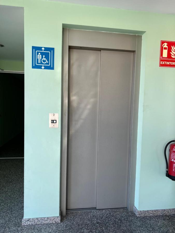 Hotel Chips Ferrol นารอน ภายนอก รูปภาพ