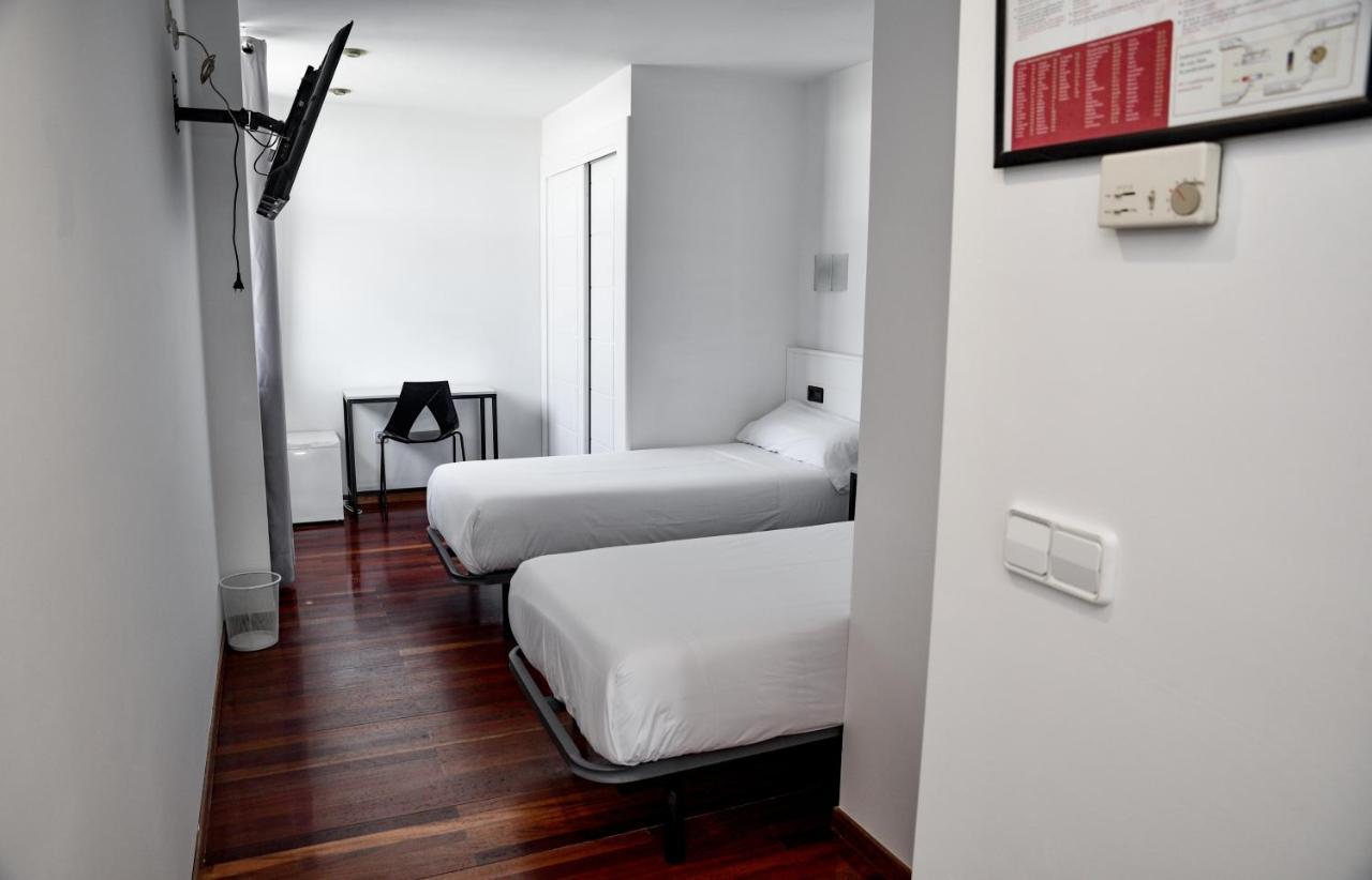 Hotel Chips Ferrol นารอน ภายนอก รูปภาพ