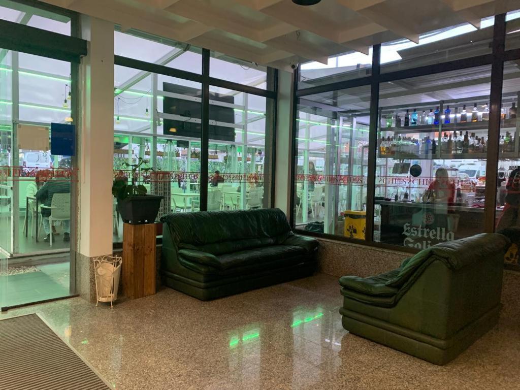 Hotel Chips Ferrol นารอน ภายนอก รูปภาพ