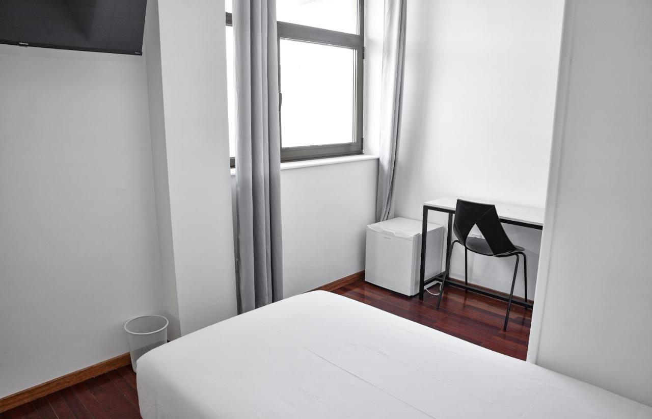 Hotel Chips Ferrol นารอน ภายนอก รูปภาพ