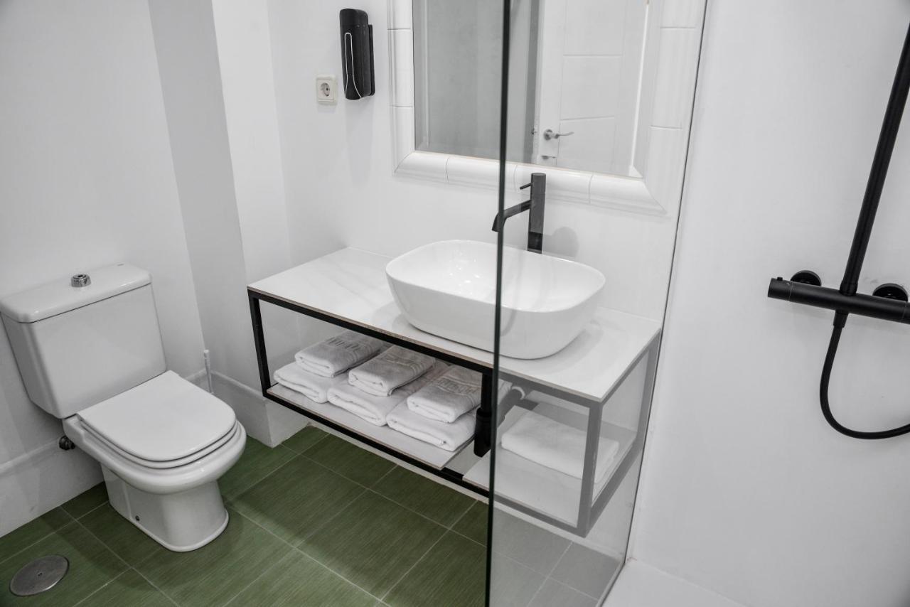 Hotel Chips Ferrol นารอน ภายนอก รูปภาพ