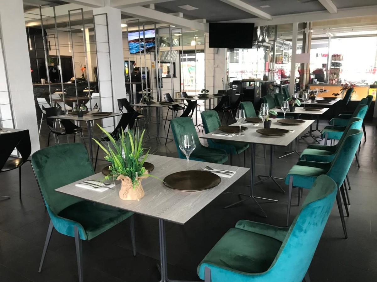 Hotel Chips Ferrol นารอน ภายนอก รูปภาพ