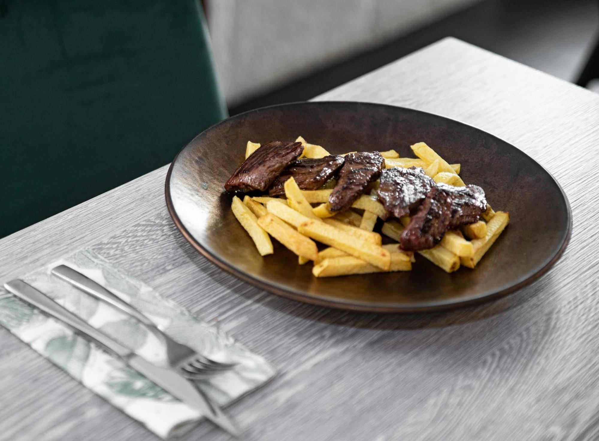 Hotel Chips Ferrol นารอน ภายนอก รูปภาพ